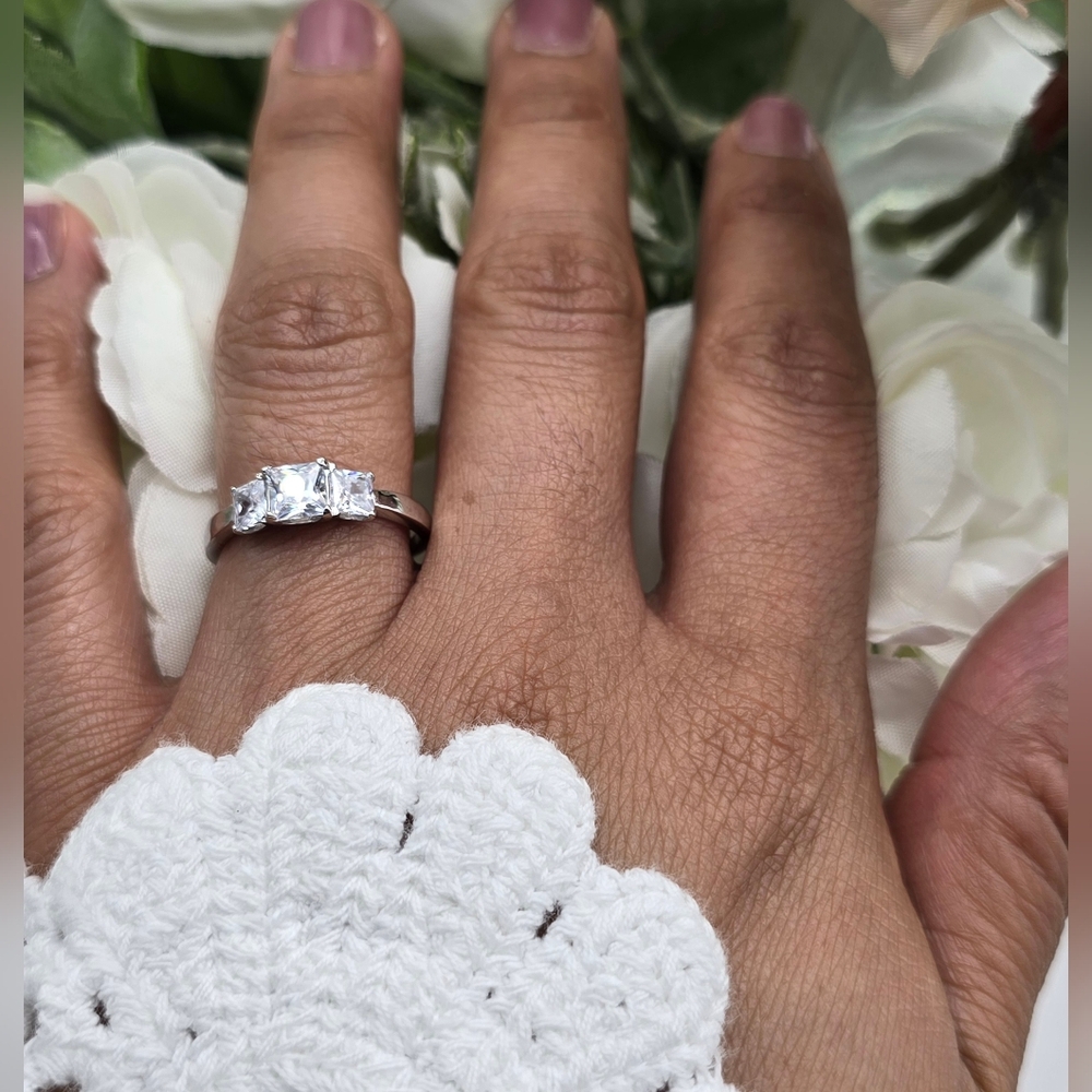 🥰 CLASSICAL TRIO RING - Picture 2 of 7
